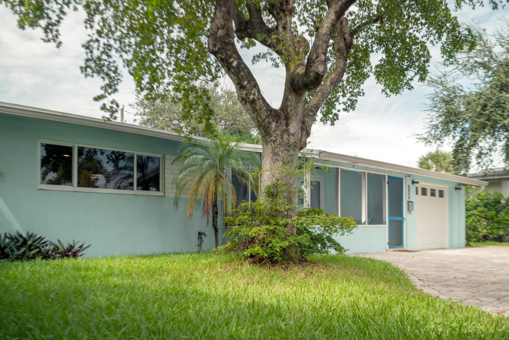 Cozy Home With Pool 1 Mile From The Beach Deerfield Beach Exterior photo